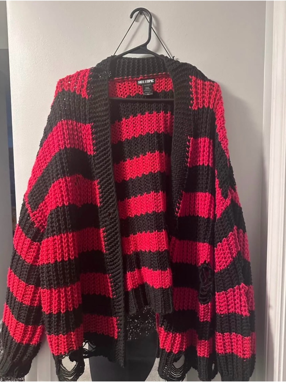 Hot Topic Black and Red Striped Chunky Open-Front Cardigan